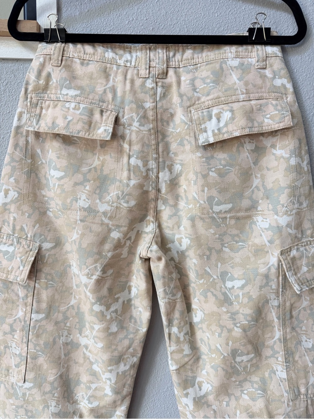 Cotton On Beige Camouflage Floral Cargo Pants Size 4 - Picture 10 of 16